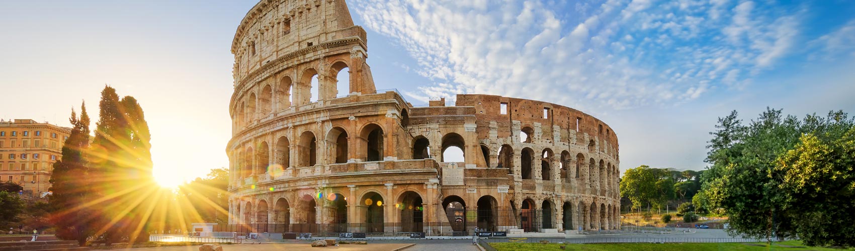 Vista cercana del Coliseo en Roma