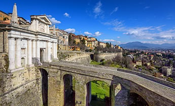 ¿Qué hacer en las paredes venecianas de Bérgamo?