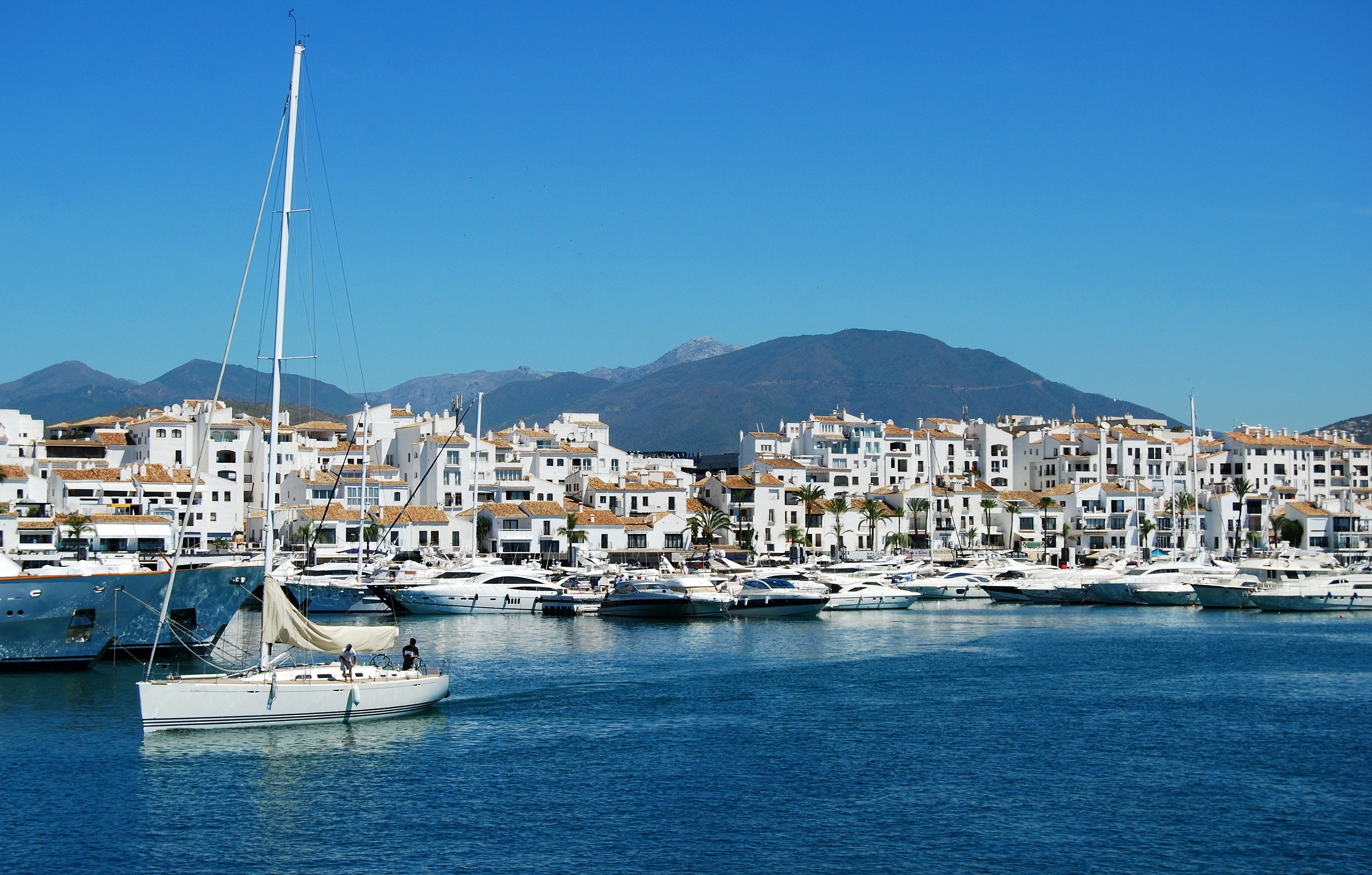 Puerto Banús marina