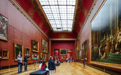 Louvre inside hall