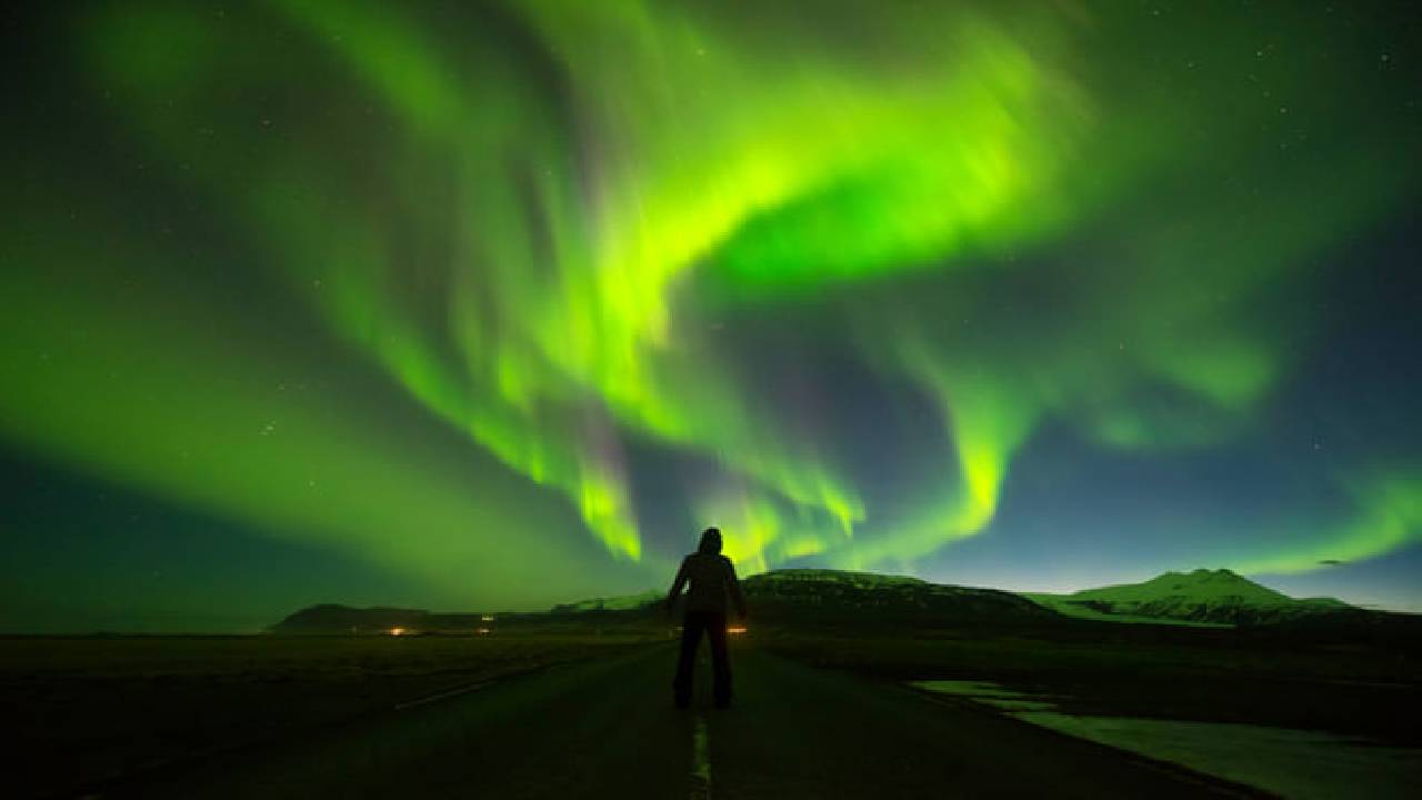 Private Northern Lights Tour – Tailor-Made with Icelandic Treats