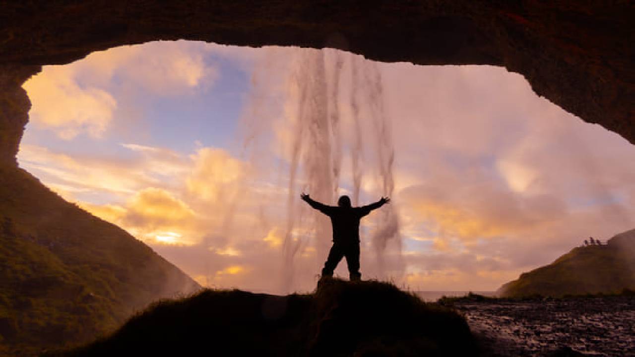 Epic South Coast Small Group Tour – Waterfalls & Black Sand Beach