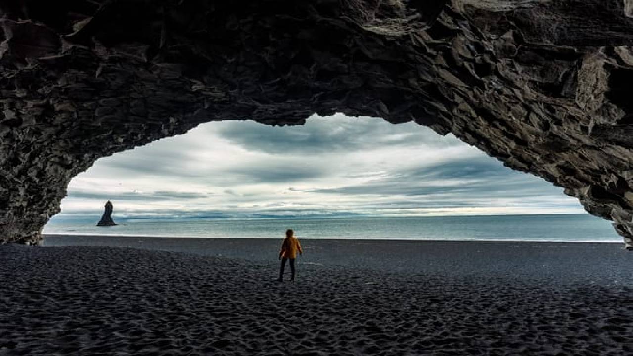 Iconic Glacier Hike, South Coast & Waterfalls - Full Day Tour