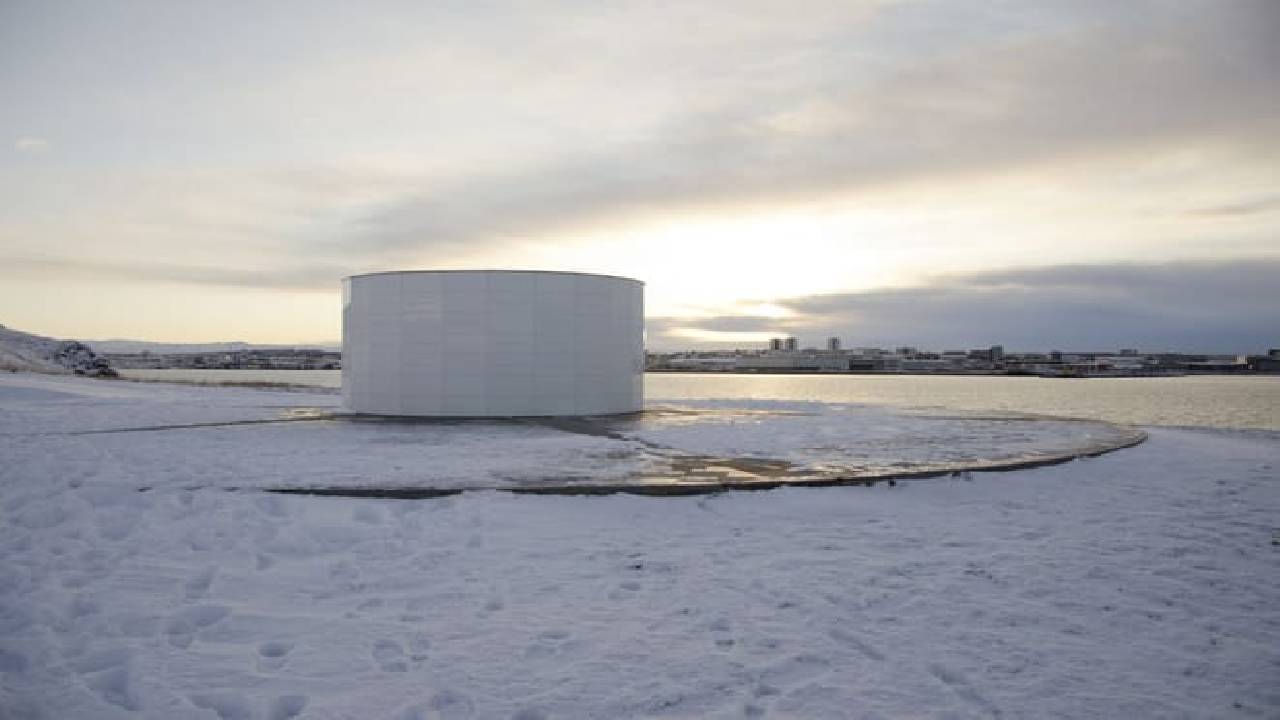 Reykjavík Whales & Imagine Peace Tower