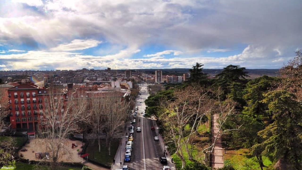 Madrid: Prado to Plaza de España In-App Audio Tour