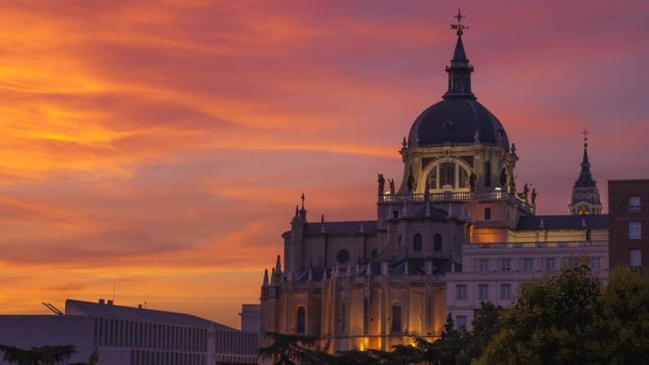 Uncover Madrid's Inquisition Secrets: An In-App Audio Tour