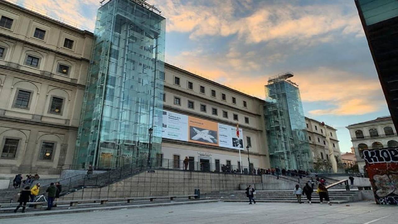 Reina Sofia Museum: Self-Guided Audio Tour & Entry Ticket