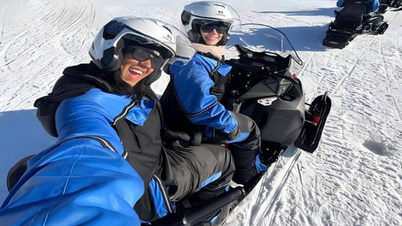 Snowmobile Safari Winter Tour & Barbeque - 1 Hour Driving - Small Group
