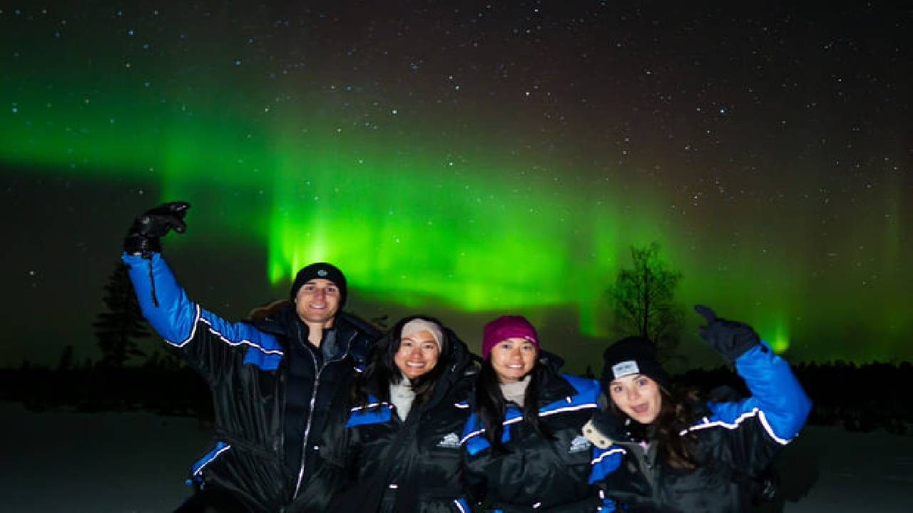 Unlimited Northern Lights Guarantee Tour with Photographer & Unlimited Mileage/Time - Small Group