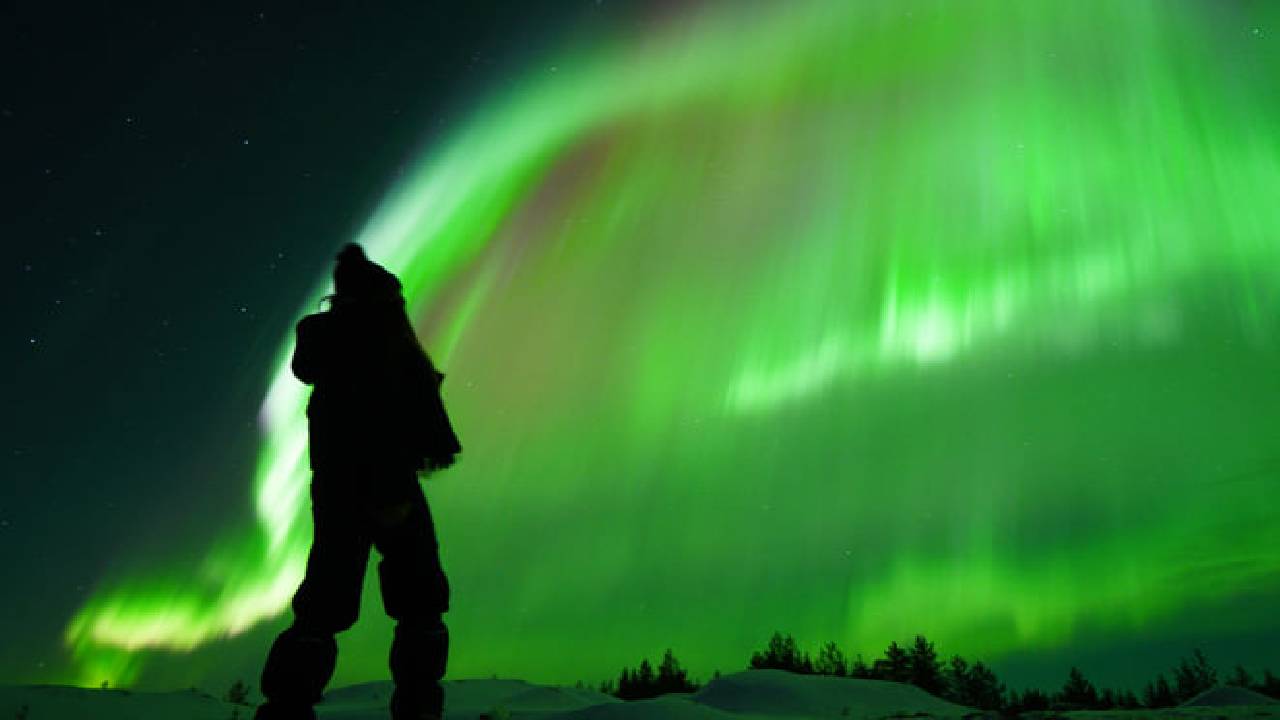 Unlimited Northern Lights Guarantee Tour with Photographer & Unlimited Mileage/Time - Small Group