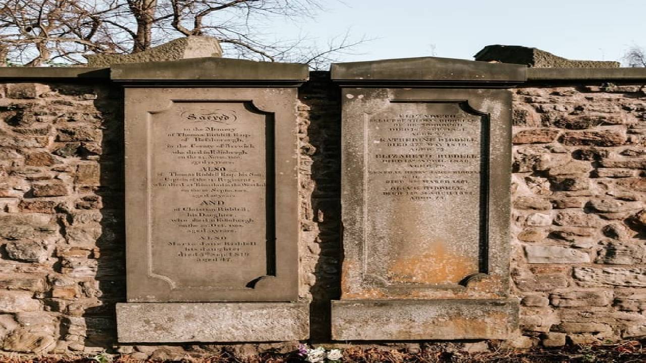 Edinburgh: Harry Potter Themed Private Audio Tour with Mobile App