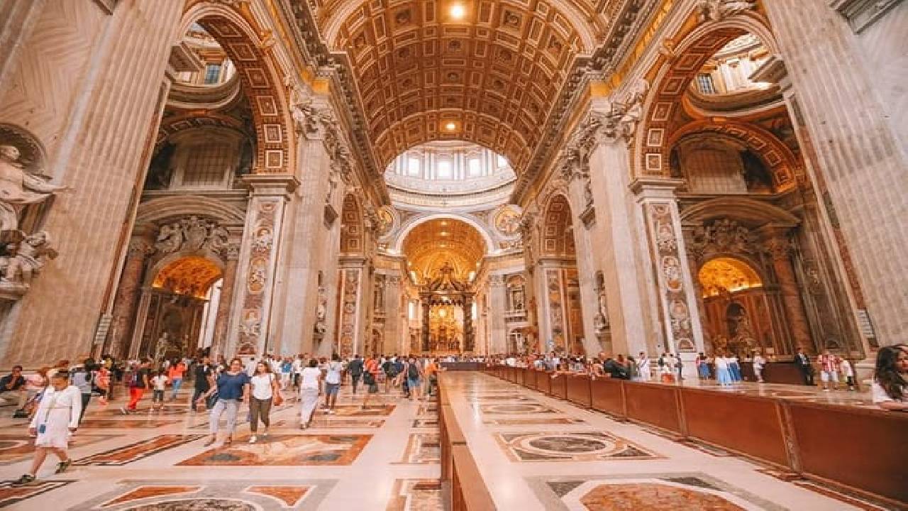 St. Peter's Basilica: Audio Tour on Mobile App + Entrance