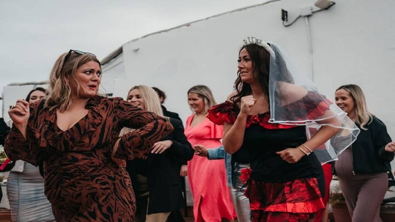 Barcelona Sangria and Salsa Dance Class