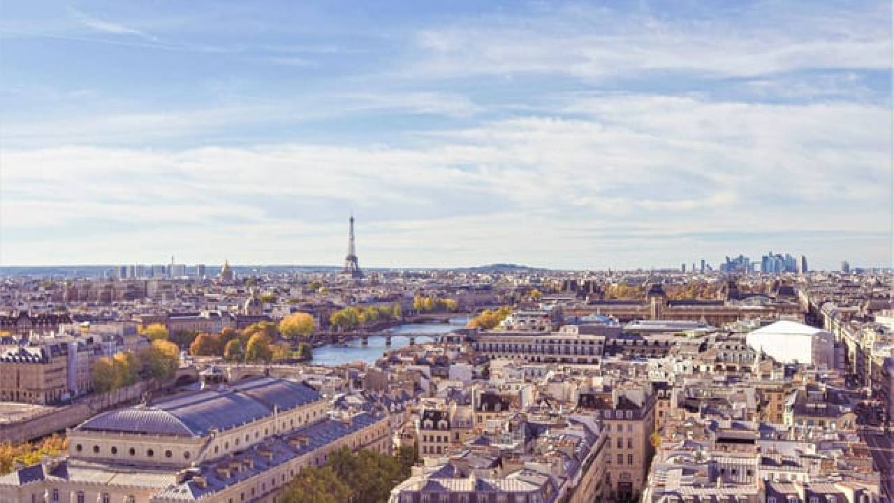 Discovering Paris: Walking Audio Tour along the River Seine