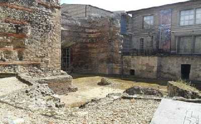 Walking History Tour | Romans, Gothic Churches & Paris' Latin Quarter