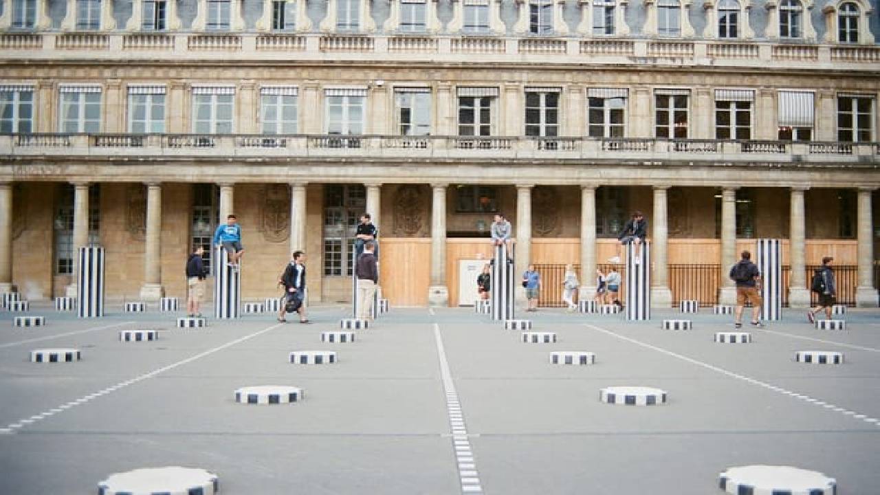 Palais Royal and the Covered Galleries: Walking Audio Tour