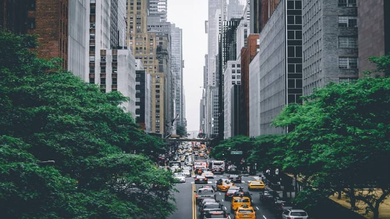 Marvel Universe in New York: Walking Audio Tour with Famous Superheroes and Supervillains