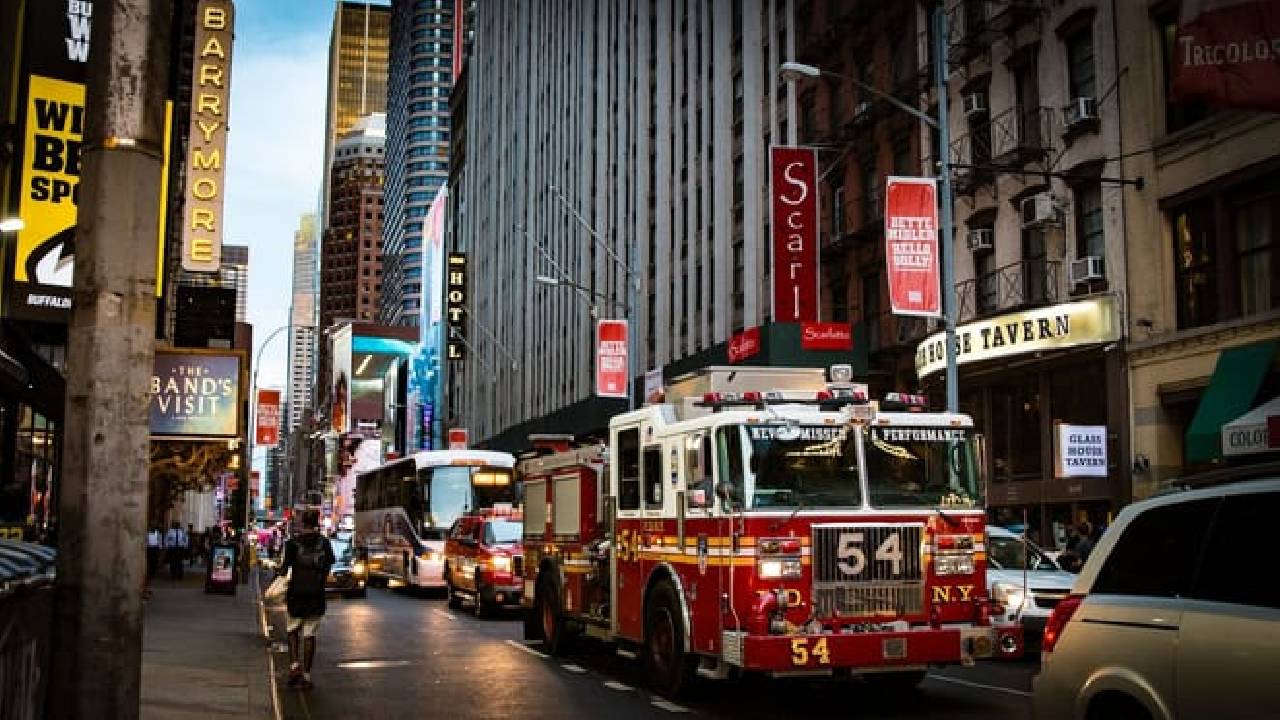 Marvel Universe in New York: Walking Audio Tour with Famous Superheroes and Supervillains