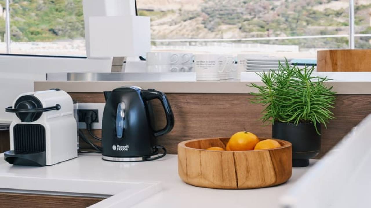 2 hours private luxury catamaran Barcelona (Bali 4.2)