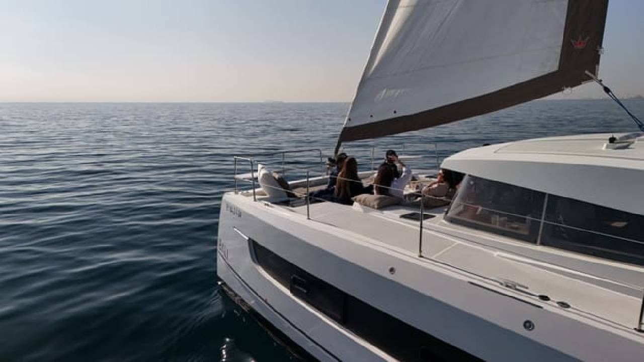 2 hours private luxury catamaran Barcelona (Bali 4.2)
