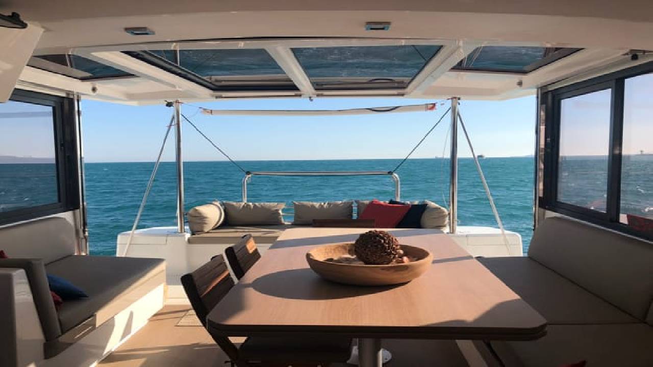 3 hours private luxury catamaran Barcelona (Bali 4.1)