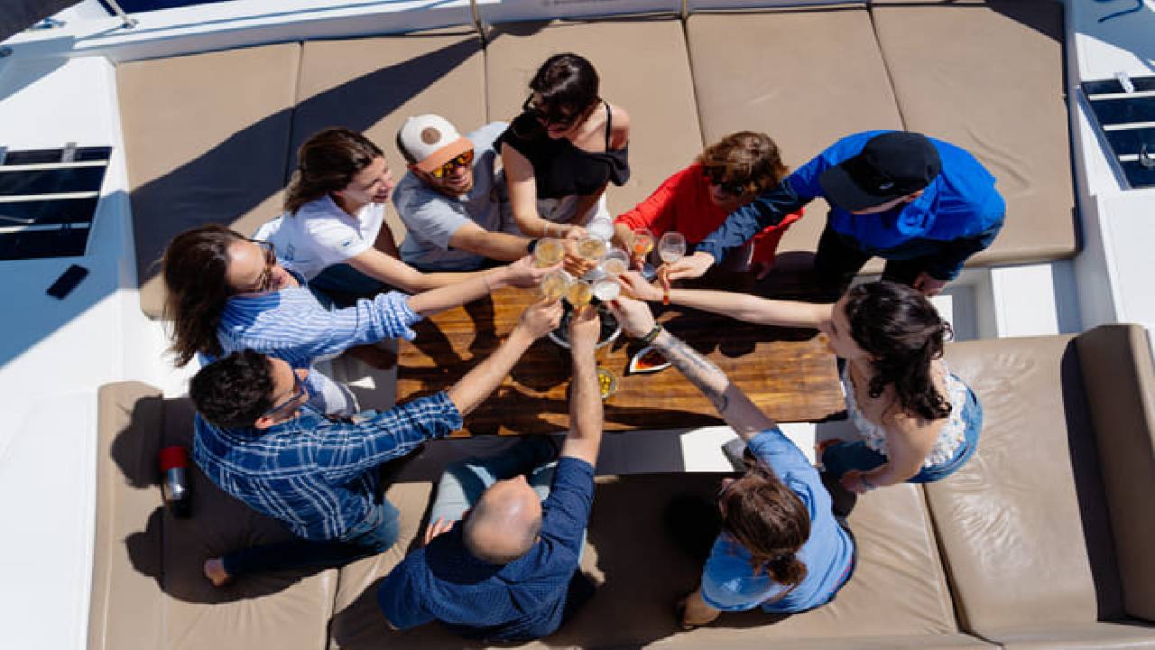 3 hours private luxury catamaran Barcelona (Bali 4.1)