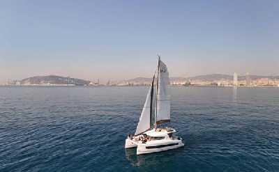 3 hours private luxury catamaran Barcelona (Bali 4.2)