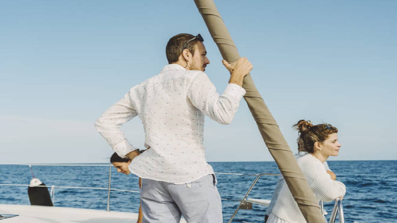 4 hours private luxury catamaran Barcelona (Bali 4.1)