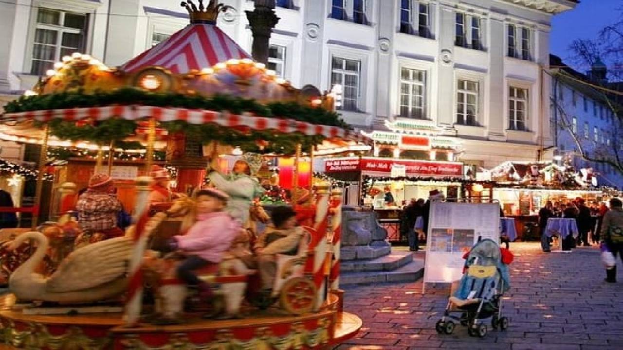 Christmas Markets in Zurich and Lucerne (Private Tour)