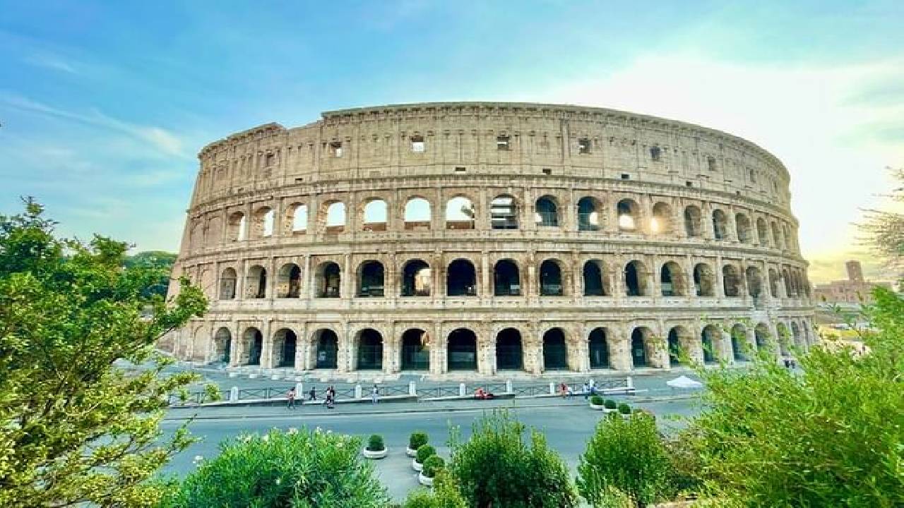 Best of Rome Colosseum, Squares and Fountains Private Walking Guided Tour 