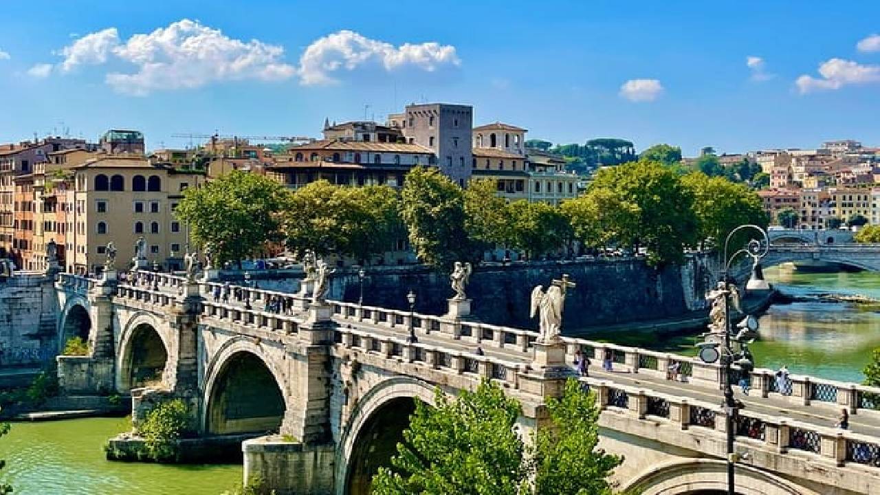 Exclusive Private Tour: Vatican Museums, Sistine Chapel & Castel Sant'Angelo