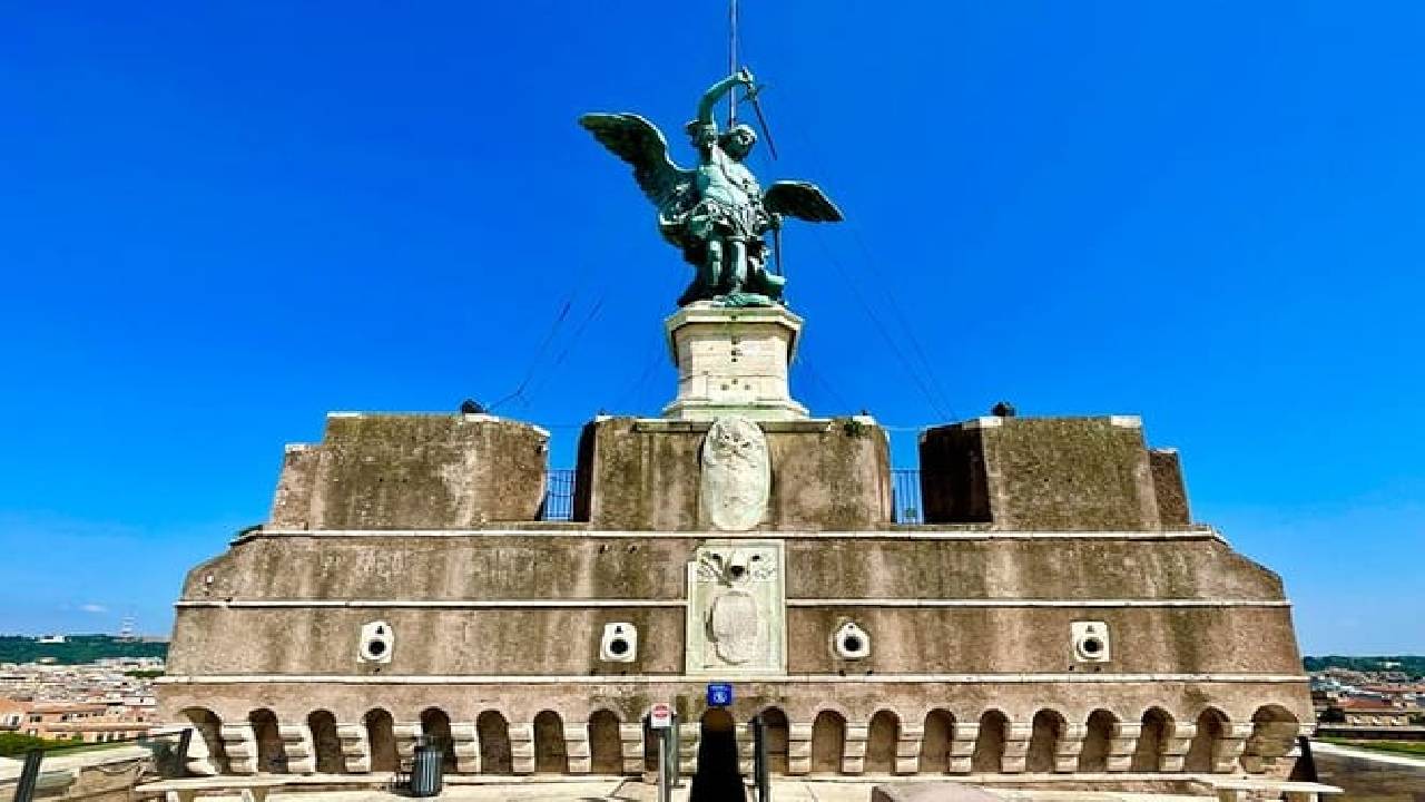 Exclusive Private Tour: Vatican Museums, Sistine Chapel & Castel Sant'Angelo