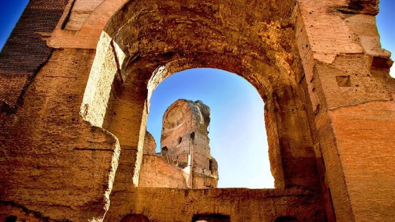 Rome Private Tour: Colosseum, Circus Maximus & Baths of Caracalla