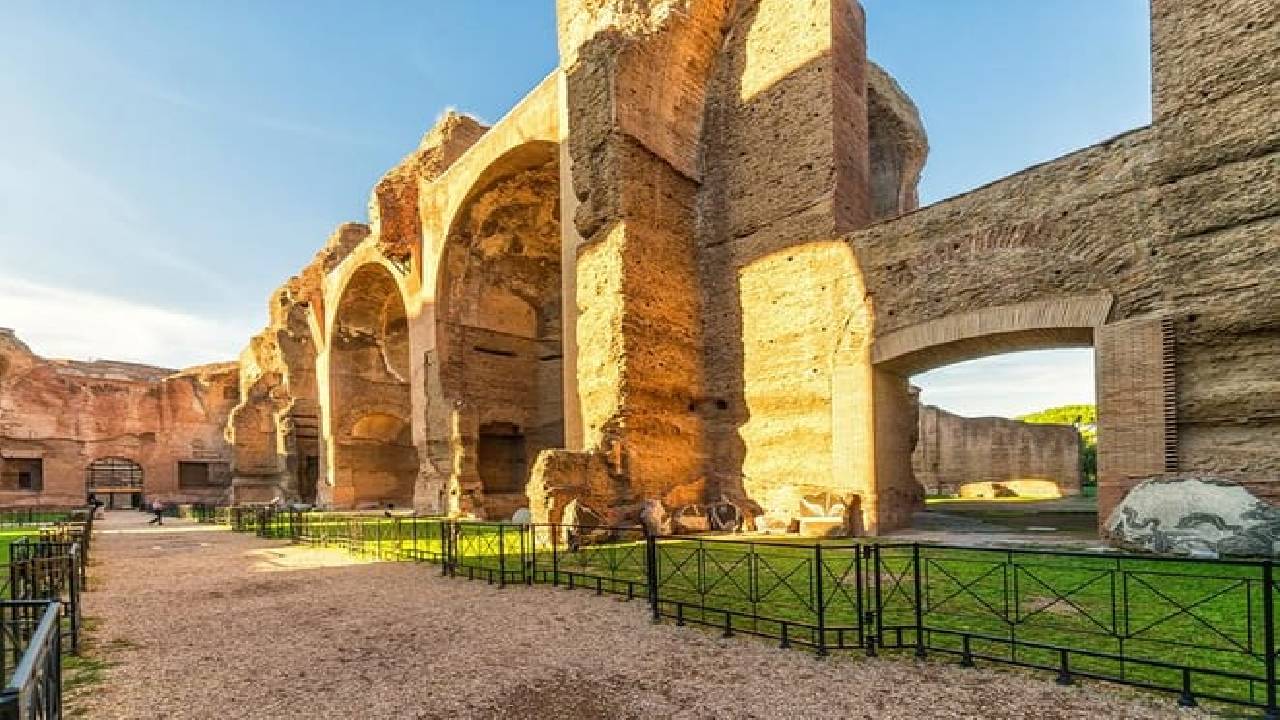Rome Private Tour: Colosseum, Circus Maximus & Baths of Caracalla