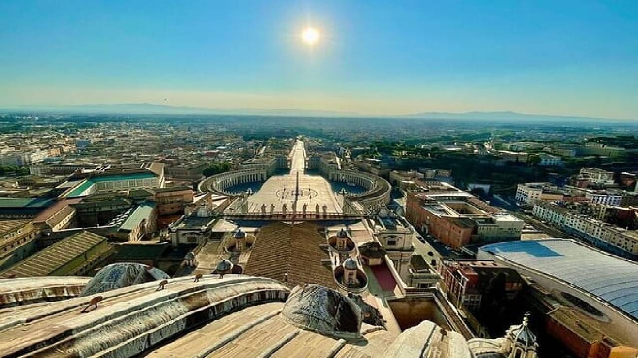 St Peter's Basilica and the Dome with Castel Sant'Angelo Private Tour