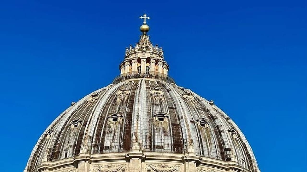 St. Peter’s Dome, Basilica & Grottoes Tour with Breakfast on the Roof
