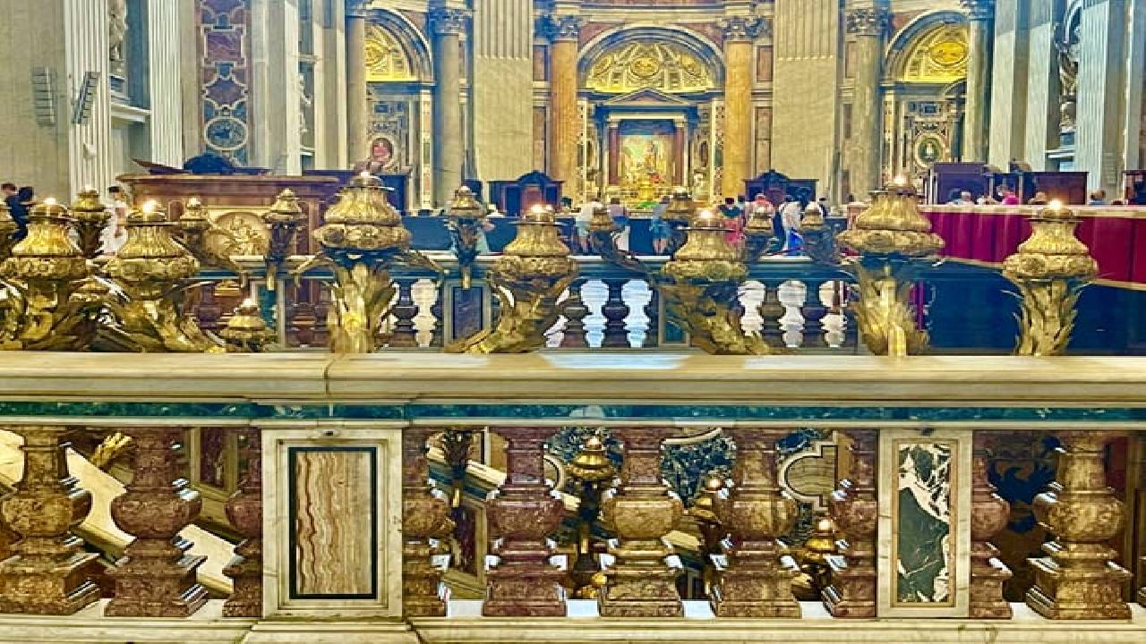 St. Peter’s Dome, Basilica & Grottoes Tour with Breakfast on the Roof