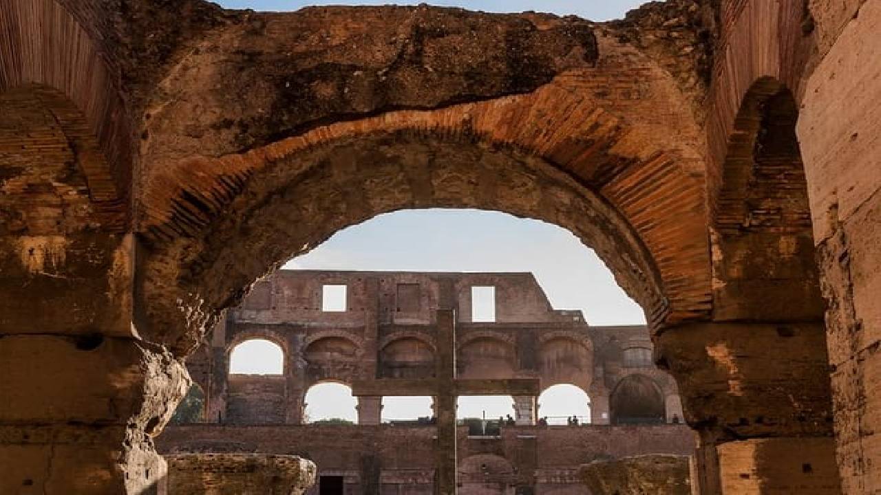 Rome Colosseum Arena and Roman Forum Exclusive Private Tour