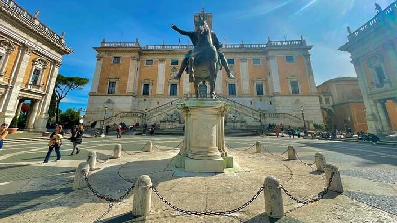 Rome Exclusive Private Chauffeured Tour with Food Tasting and Paired Wine