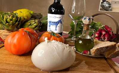 Rome Exclusive Private Chauffeured Tour with Food Tasting and Paired Wine