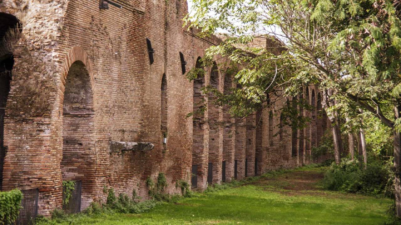 Rome Kids friendly Guided Tour upon the Walls and Undergrounds