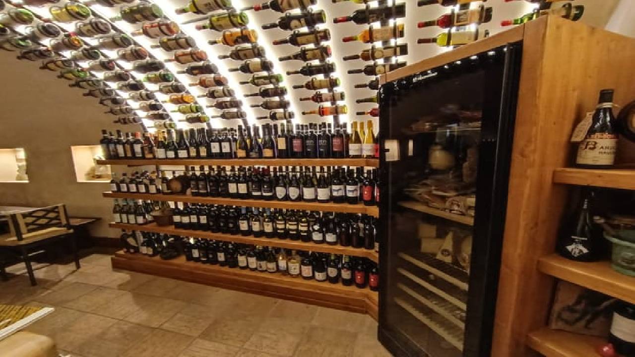 Rome Private Walking Tour and Traditional Food Tasting with Paired Wines