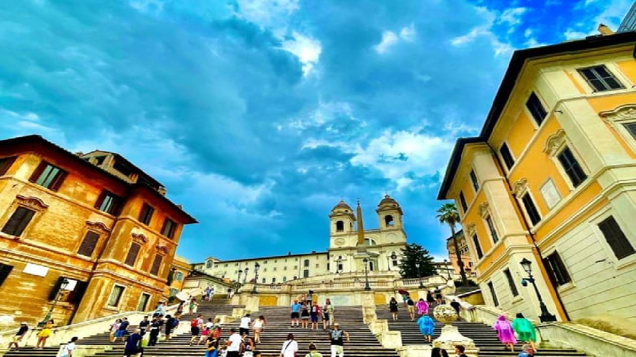 Rome Private Walking Tour and Traditional Food Tasting with Paired Wines