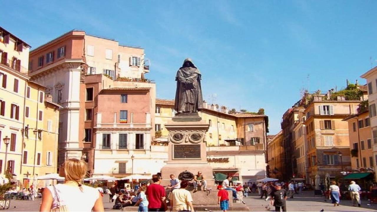 Rome Private Walking Tour and Traditional Food Tasting with Paired Wines