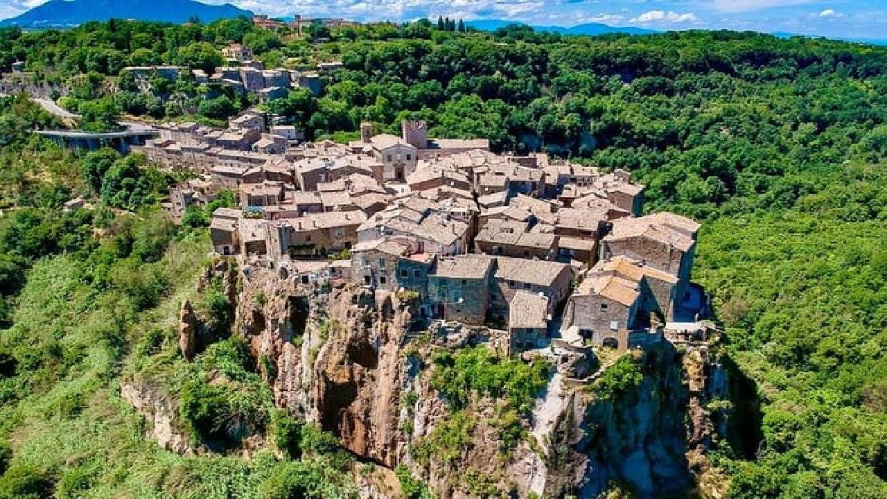 Rome, Calcata, Bomarzo, Pope Thermal Bath VIP Private Guided Tour