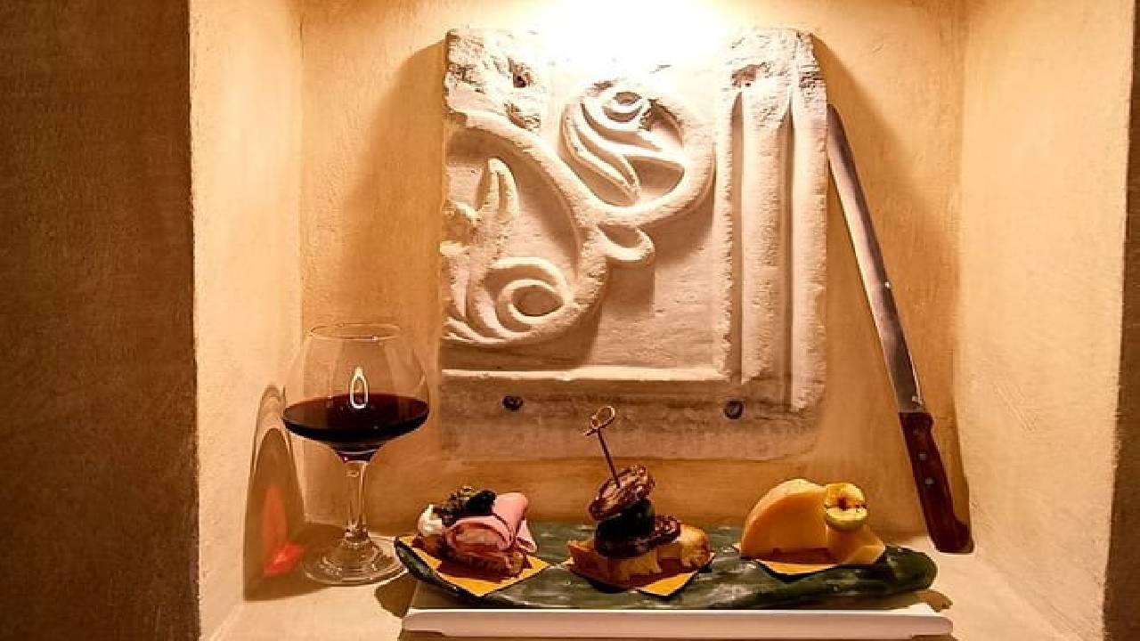 Rome: Trastevere Gourmet Food and Wine Tasting Experience