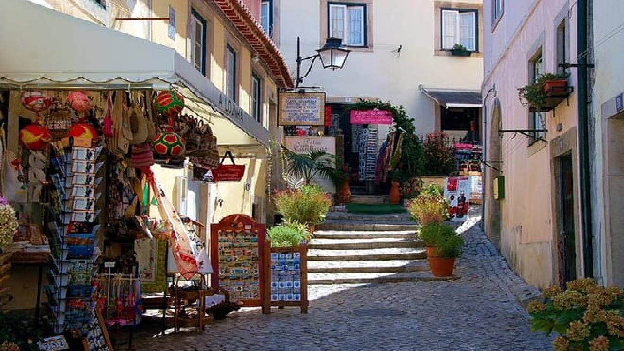 Lisbon: Sintra, Pena, Regaleira & Cascais - Guided Day Tour