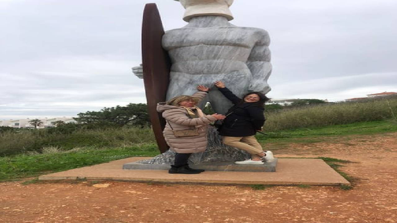 From Lisbon: Fátima, Nazaré, Batalha and Óbidos Guided Tour