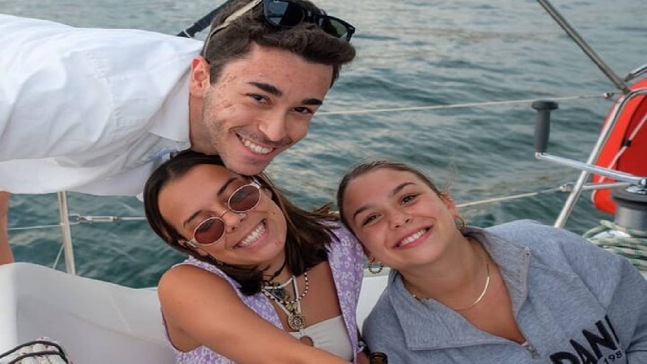 Discover Lisbon: Sunset Tagus River Sailing Tour