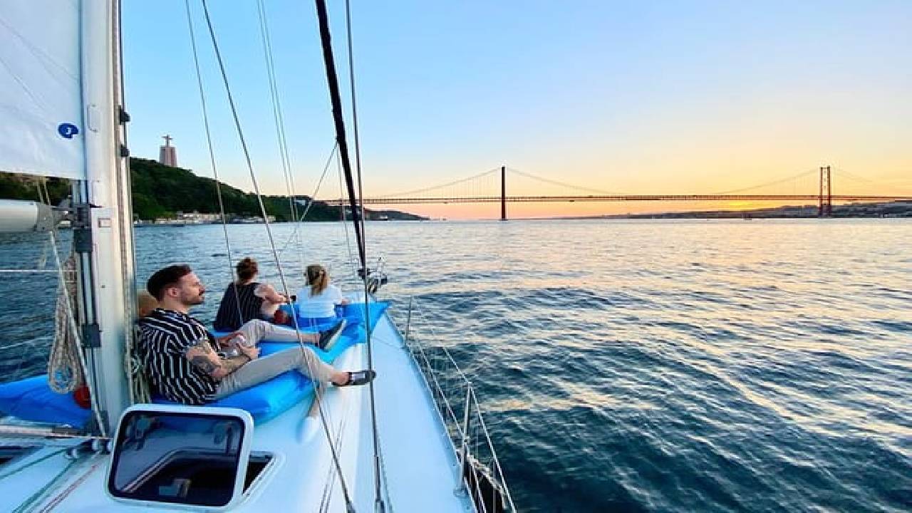 Discover Lisbon: Tagus River Sailing Tour